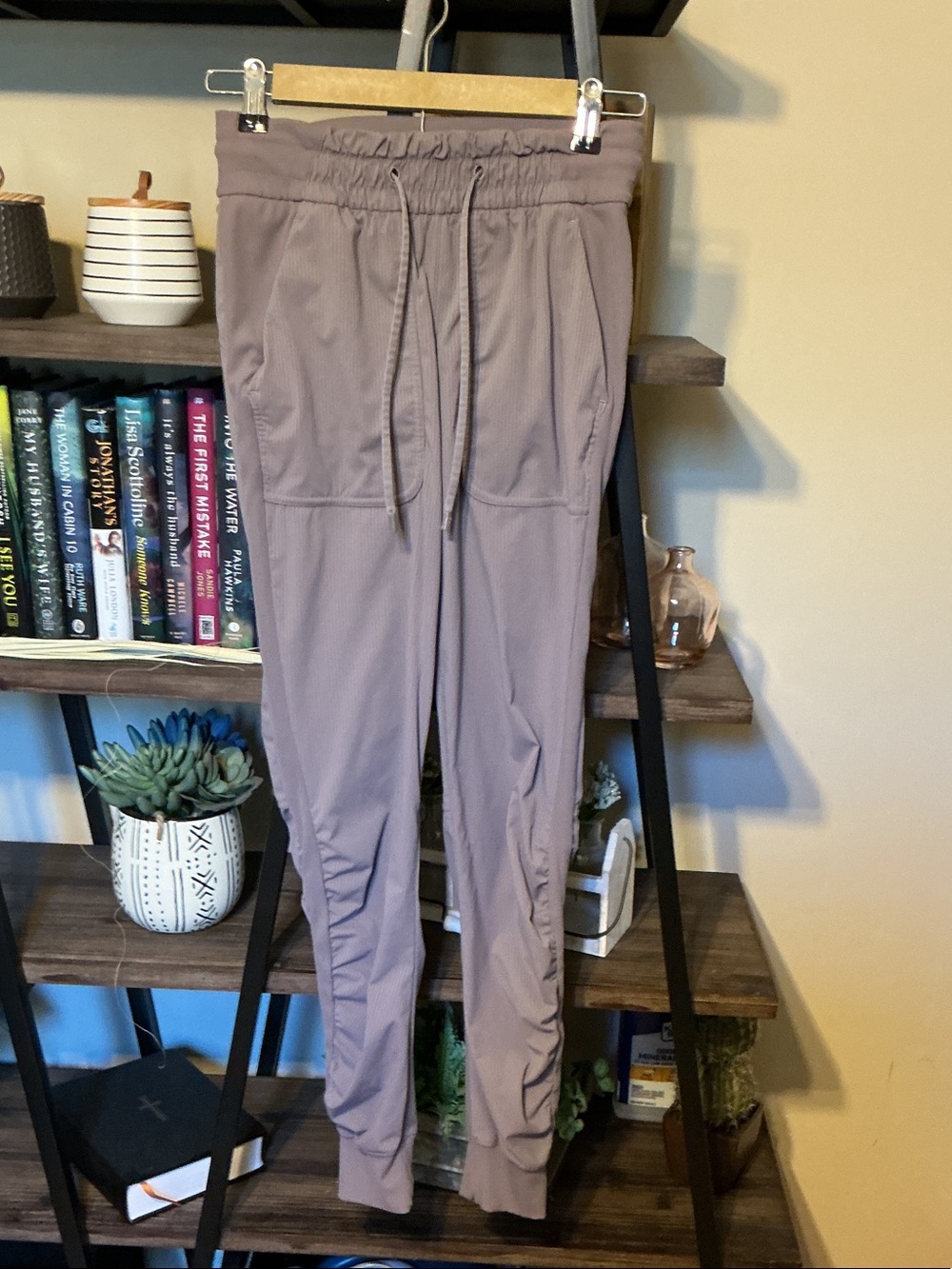 Lululemon Beyond the Studio Jogger Size 4 Lunar Rock